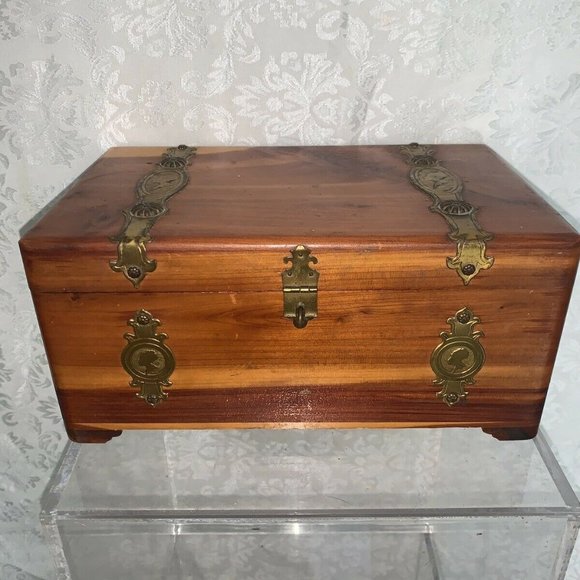 Vintage Peterson Brothers Wooden Keepsake Trinket